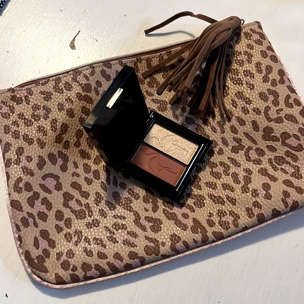 New Ipsy makeup bag with eyeshadow duo.